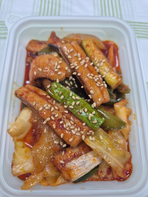 매콤오징어볶음